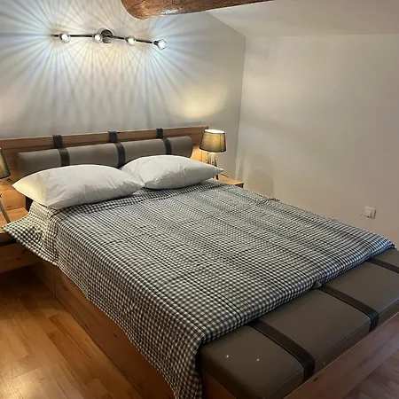 Lou Maniac Hotel *